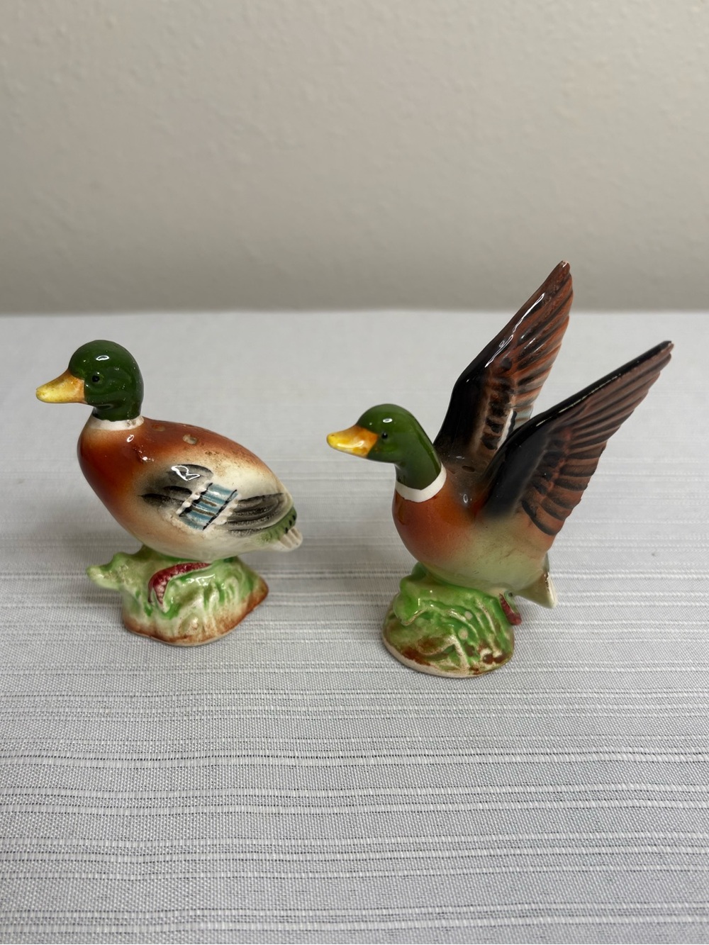 Enesco Vintage 1950s Mallard Duck Ceramic Salt & Pepper Shakers Set